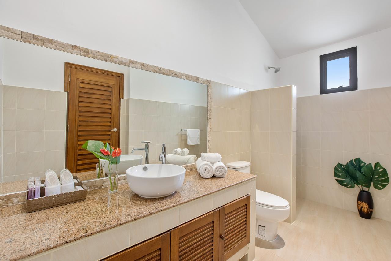 Sunny Banks - Modern Sea View 4 Bed Pool Villa Maret Экстерьер фото