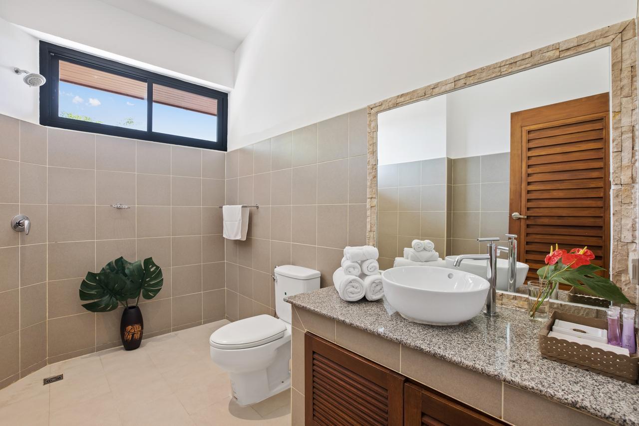 Sunny Banks - Modern Sea View 4 Bed Pool Villa Maret Экстерьер фото